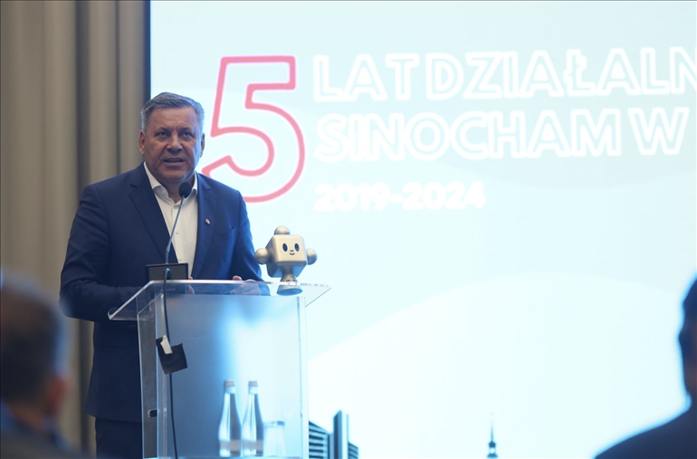 波蘭前副總理比霍琴斯基致辭。