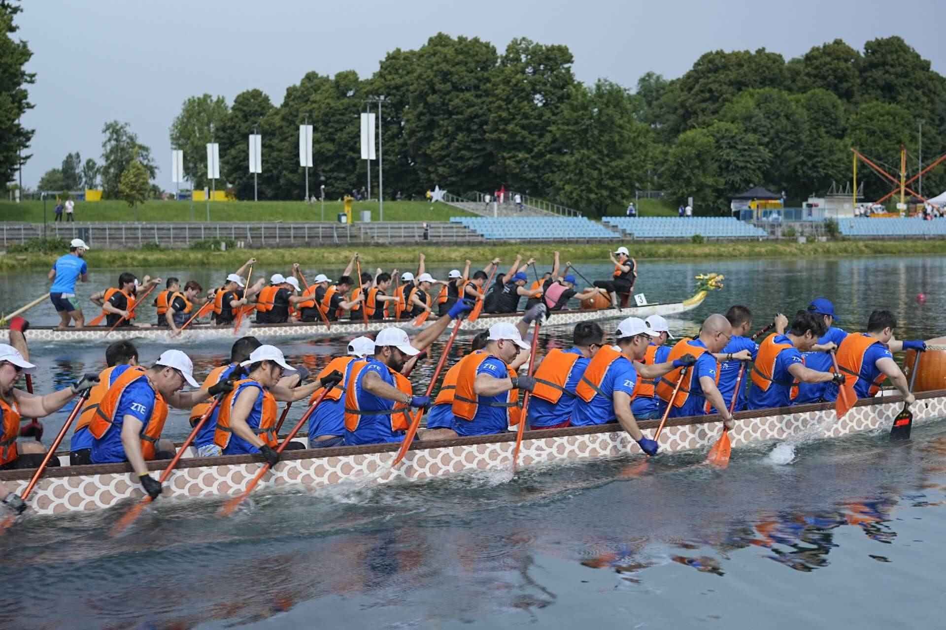 爭渡、爭渡，選手們你爭我奪，奮勇爭先。主辦方供圖