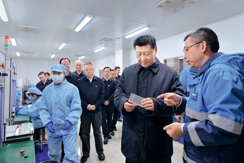 2024年3月18日至21日，中共中央總書記、國家主席、中央軍委主席習近平在湖南考察。這是18日下午，習近平在中德合資企業(yè)巴斯夫杉杉電池材料有限公司考察。 新華社記者 謝環(huán)馳/攝
