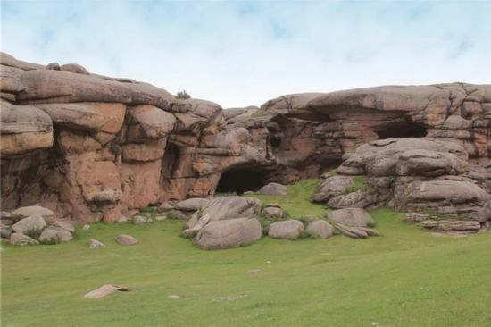 通天洞遺址及其環(huán)境（圖片來源：國(guó)家文物局官網(wǎng)）