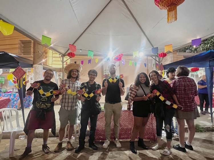 參與者體驗文化碰撞與融合的樂趣。 圣保羅州立大學孔子學院供圖