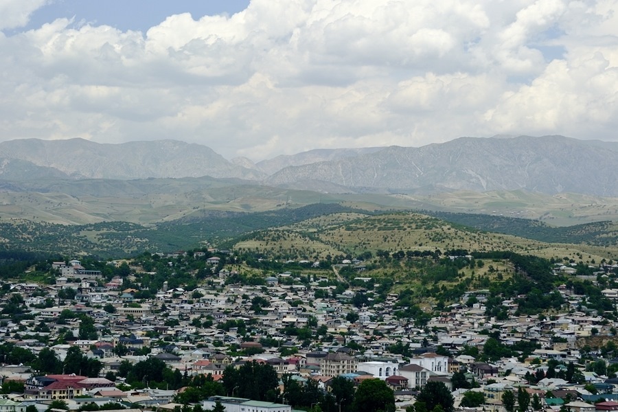 這是2024年6月13日拍攝的塔吉克斯坦首都杜尚別城市風(fēng)光。新華社記者 鄭開(kāi)君 攝