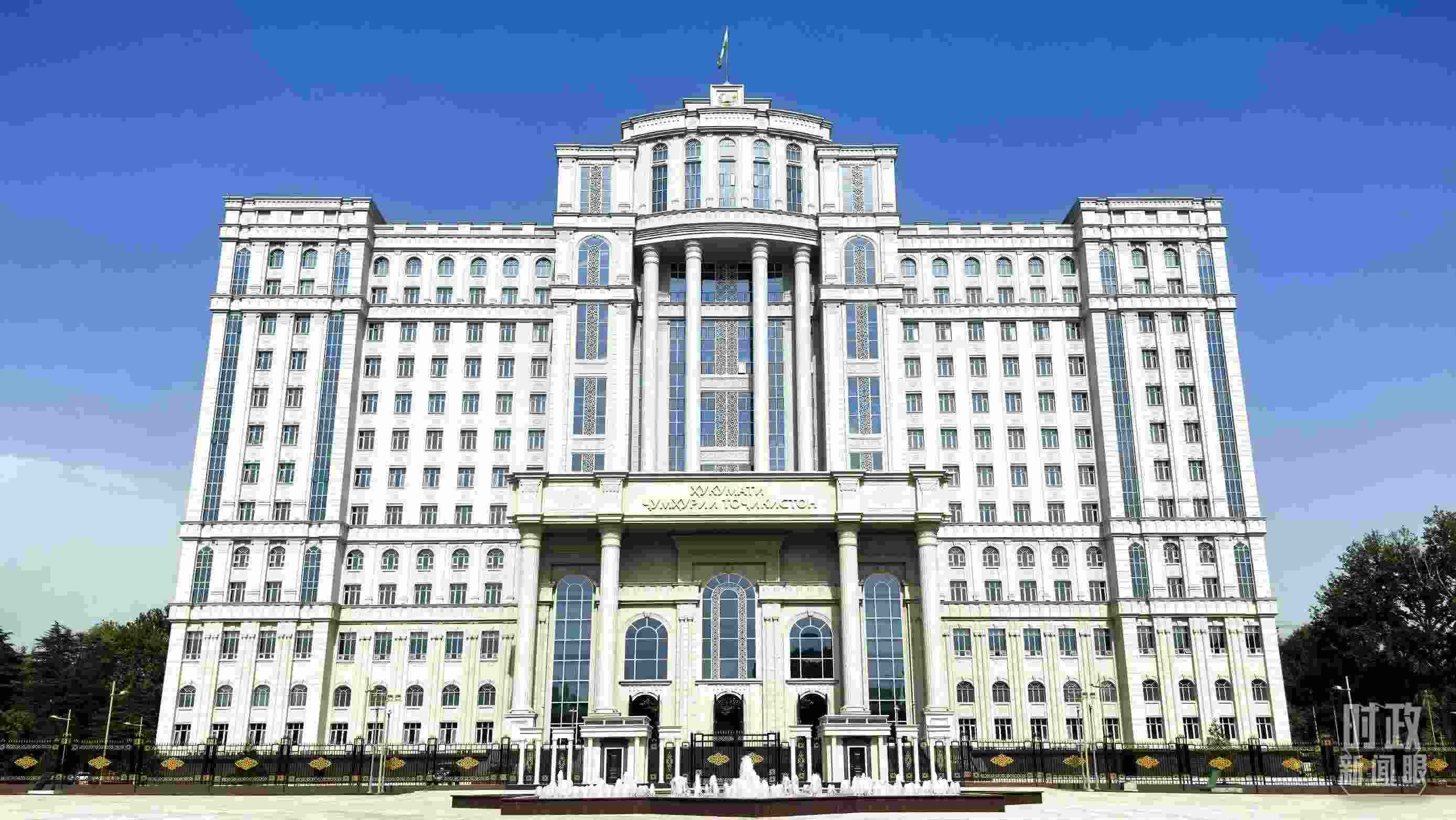 △中方援建塔政府大樓。（總臺(tái)央視記者鄂介甫拍攝）