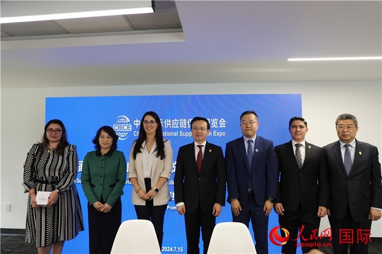 嘉賓合影。人民網(wǎng) 埃內(nèi)斯托·多明戈斯攝