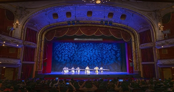 2024匈牙利青少年國際音樂會節(jié)目《戰(zhàn)臺風(fēng)》表演舞臺現(xiàn)場。兒促會藝教委供圖