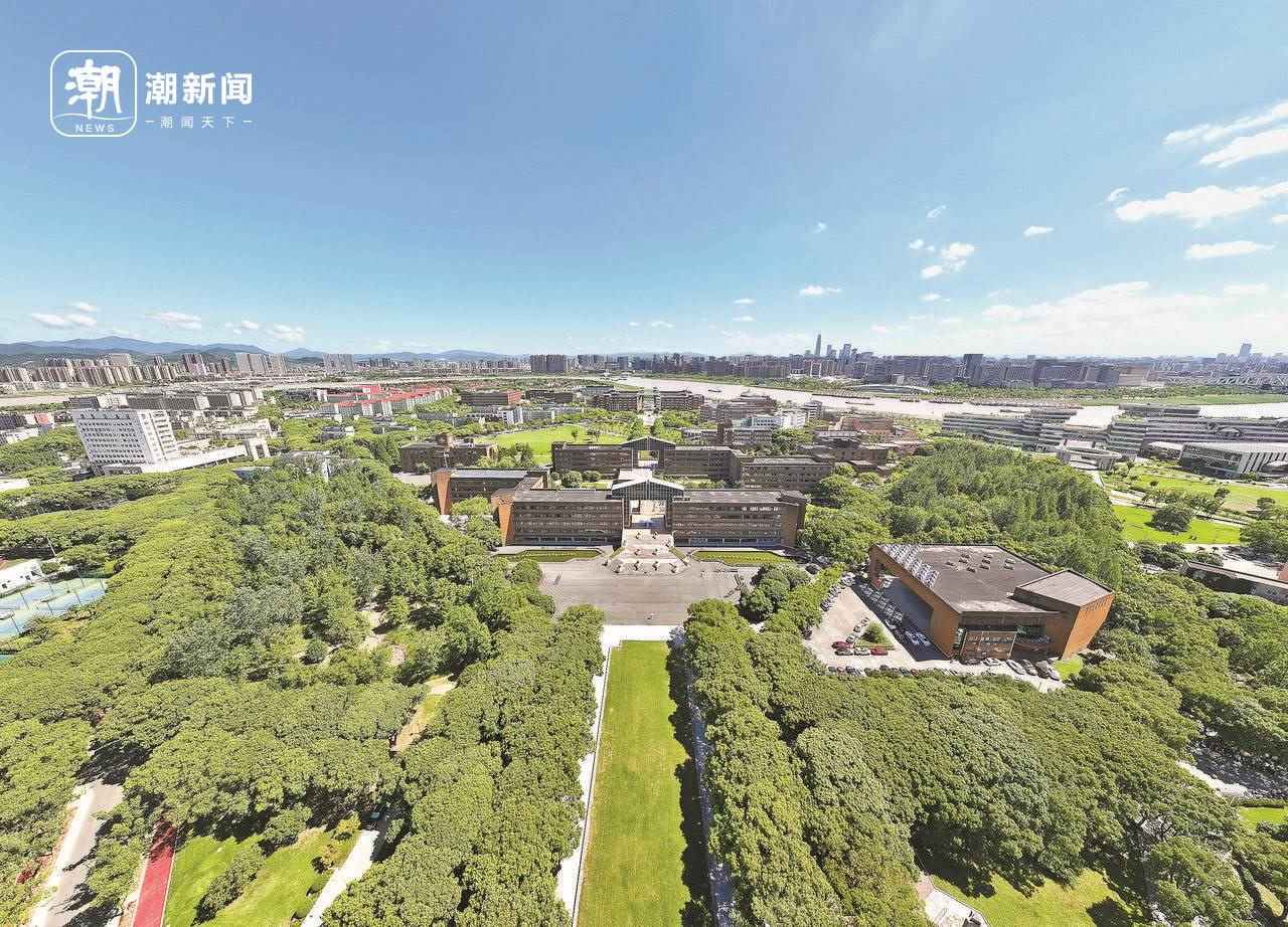 俯瞰寧波大學(xué)。潮新聞記者 賀元凱 周旭輝 彭鵬 攝
