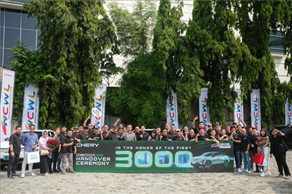 8月3日，中國(guó)車企奇瑞在雅加達(dá)舉行活動(dòng)，慶祝在印尼交付第3000輛電動(dòng)汽車OMODA E5。奇瑞汽車印度尼西亞銷售公司供圖