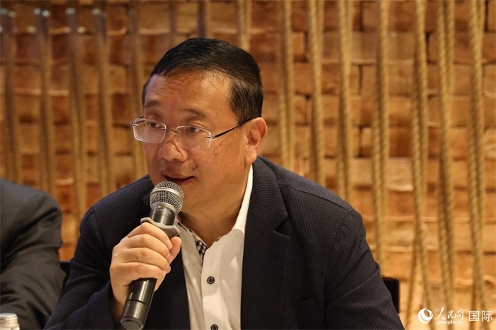 巴西文協主席上官建峰在座談會上致辭。人民網記者 陳海琪攝