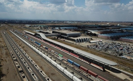 這是2023年9月在肯尼亞首都內羅畢拍攝的蒙內鐵路內羅畢站（無人機照片）。新華社記者 韓旭 攝