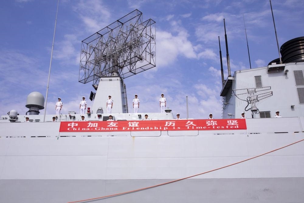 2023年6月27日，中國(guó)海軍第43批護(hù)航編隊(duì)抵達(dá)加納特馬港碼頭，開始對(duì)加納進(jìn)行為期4天的友好訪問(wèn)。