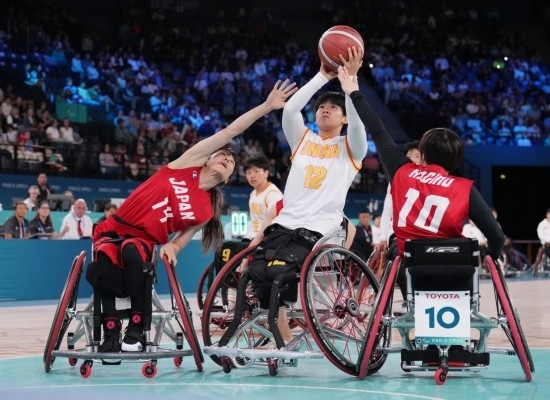 巴黎殘奧會(huì)｜“撞車(chē)、摔倒，我們都習(xí)慣了”