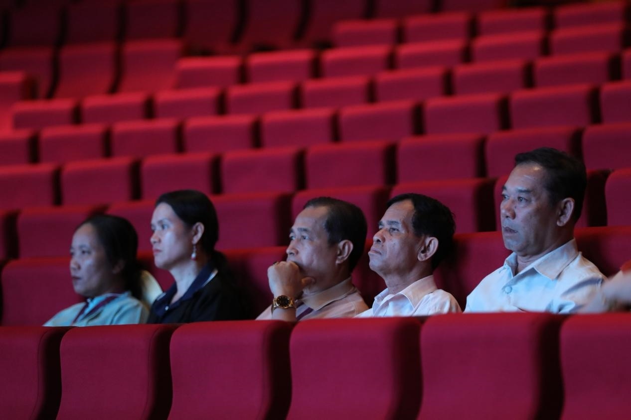 亞洲媒體考察團(tuán)在觀眾席就座?！吨袊?jīng)濟(jì)周刊》記者 肖翊攝