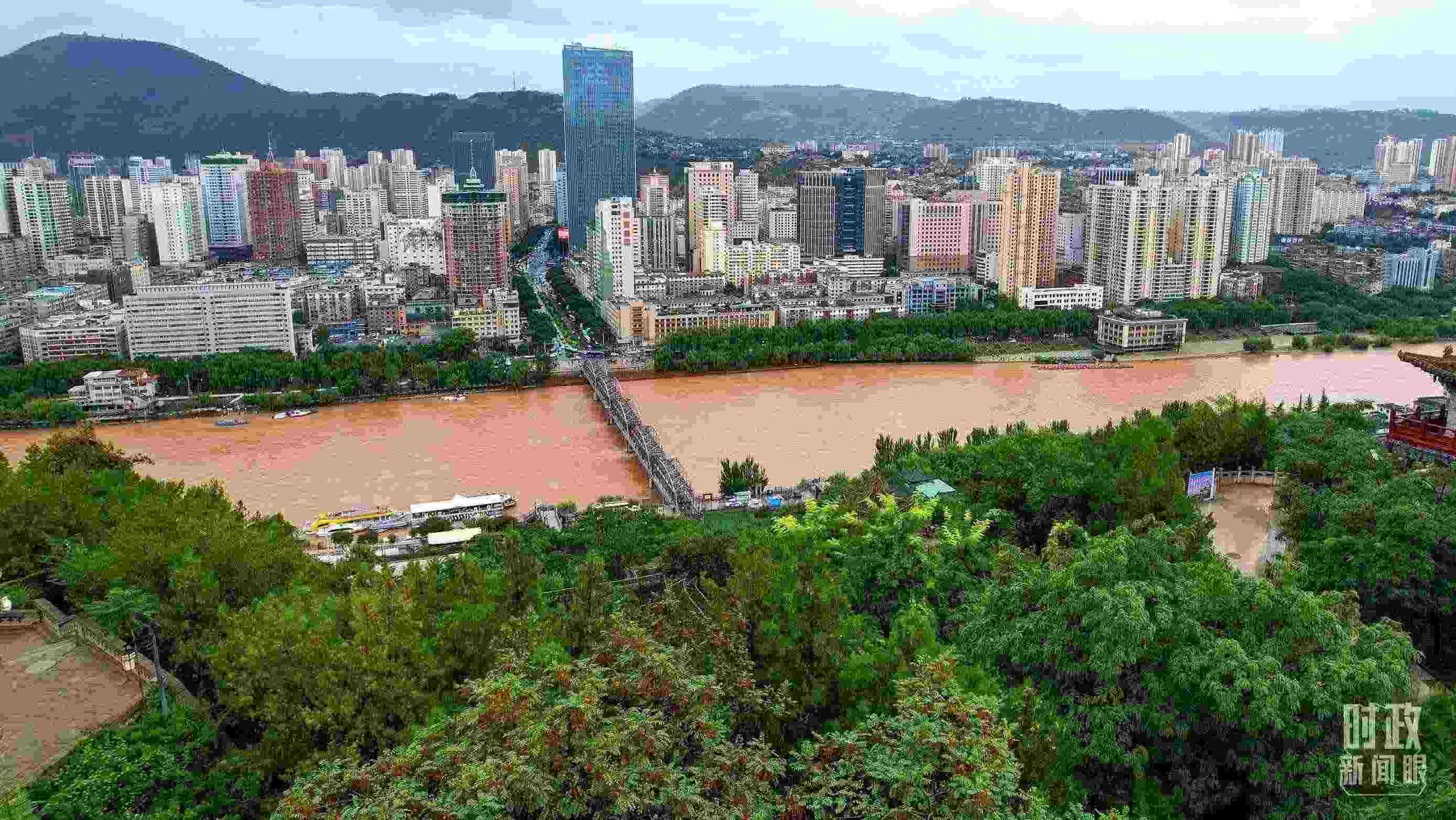 △黃河蘭州中山橋段。（總臺記者馬凌峰拍攝）