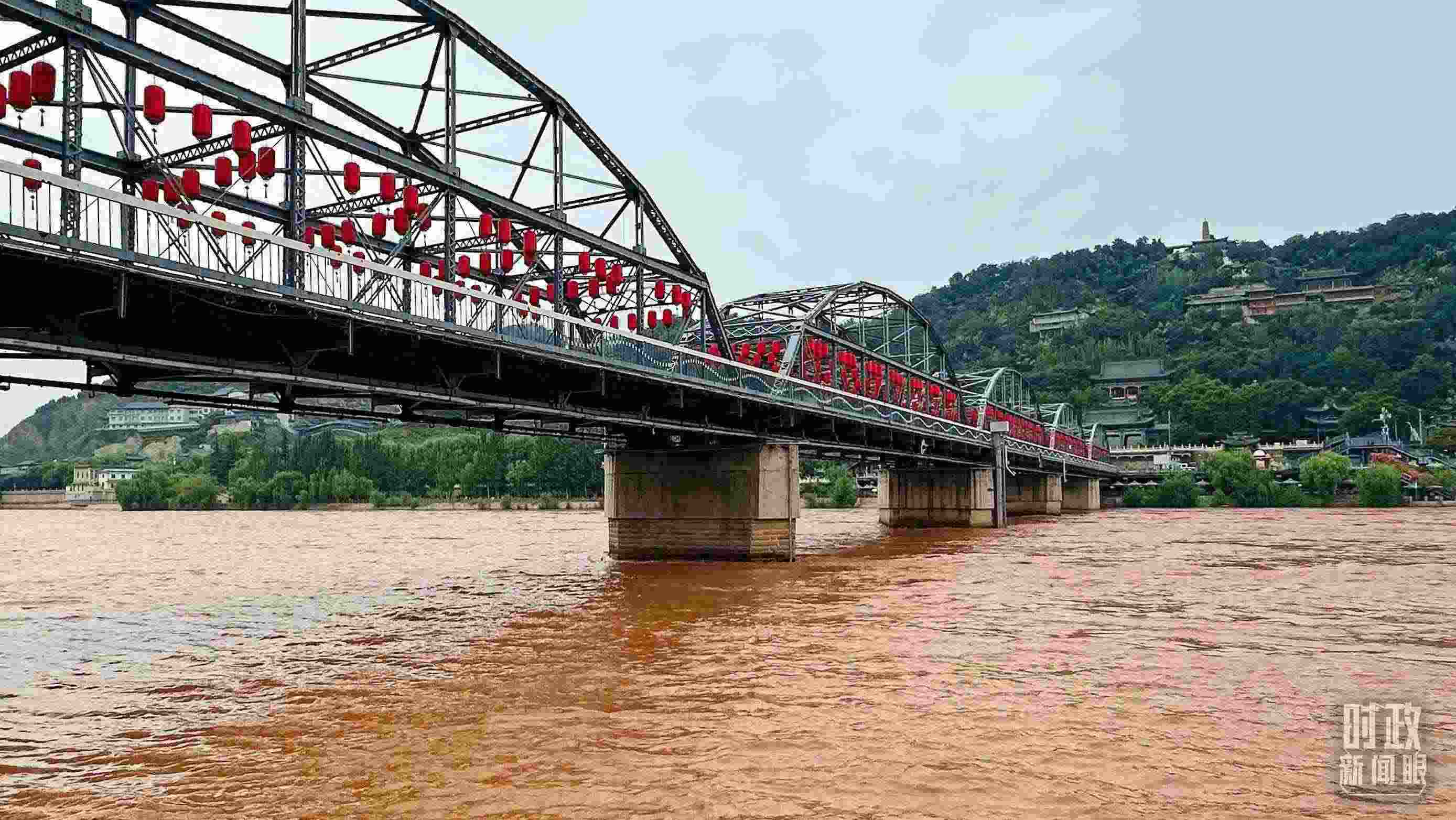 △黃河蘭州中山橋段。（總臺央視記者范一鳴拍攝）