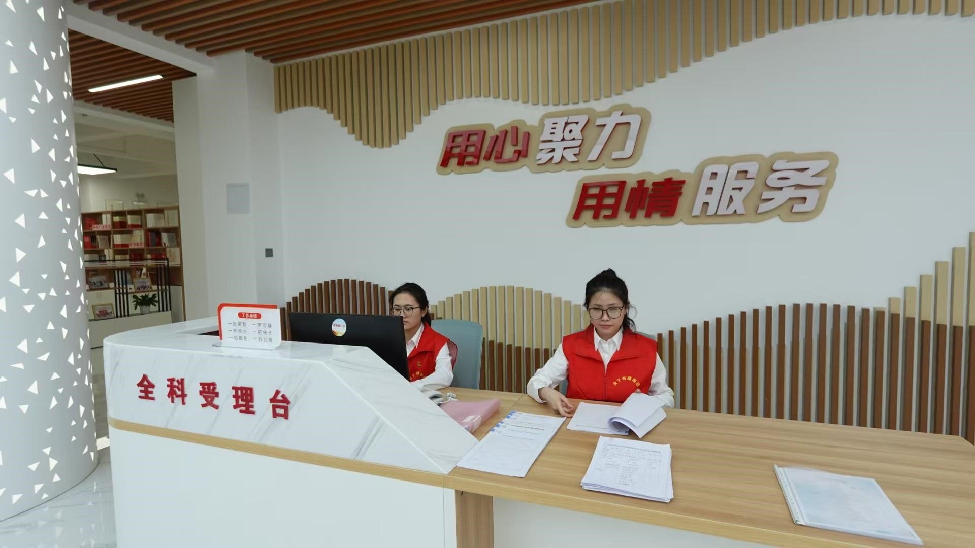 △這是蘭州市棗林西社區(qū)黨群服務(wù)中心。（總臺央視記者范凱拍攝）