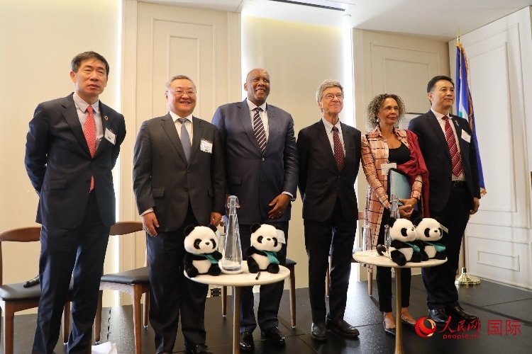 萊索托國王萊齊耶三世、中國常駐聯合國代表傅聰等嘉賓出席活動。人民網記者 李志偉攝