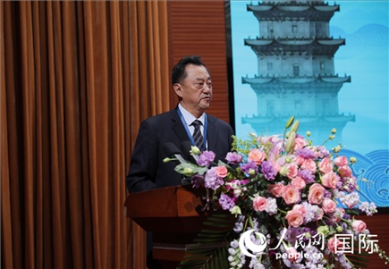 北京語言大學(xué)黨委書記倪海東在“走進(jìn)中華文明——海絲印記 世遺泉州”主題人文交流活動中致辭。人民網(wǎng) 王婧攝