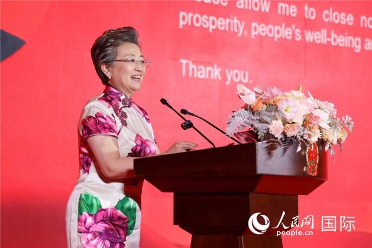 中國(guó)駐迪拜總領(lǐng)事歐渤芊致辭。人民網(wǎng)記者任皓宇攝