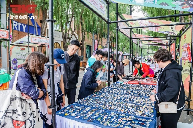 “潮燃運(yùn)動(dòng)節(jié)”吸引了大量民眾參與。主辦方供圖