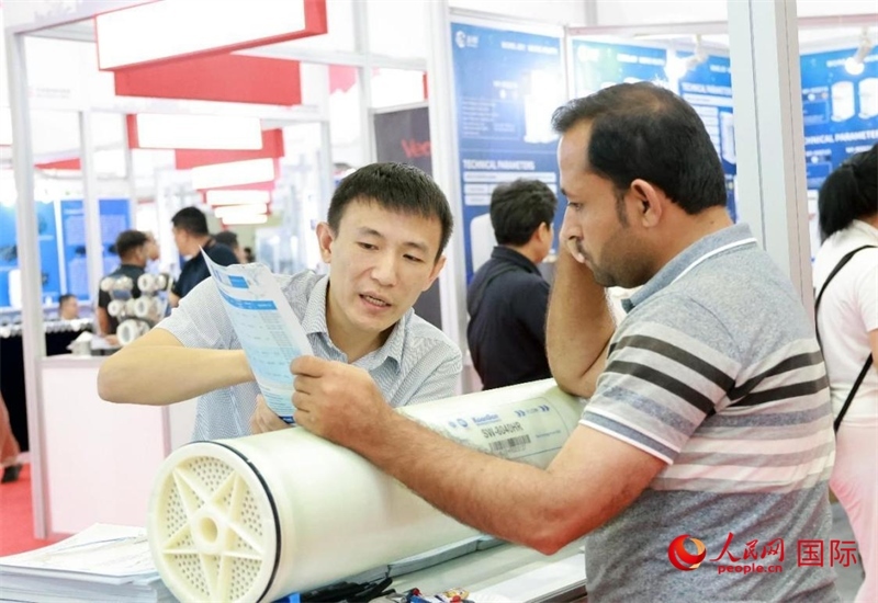 中企產品介紹。人民網(wǎng)記者管克江攝