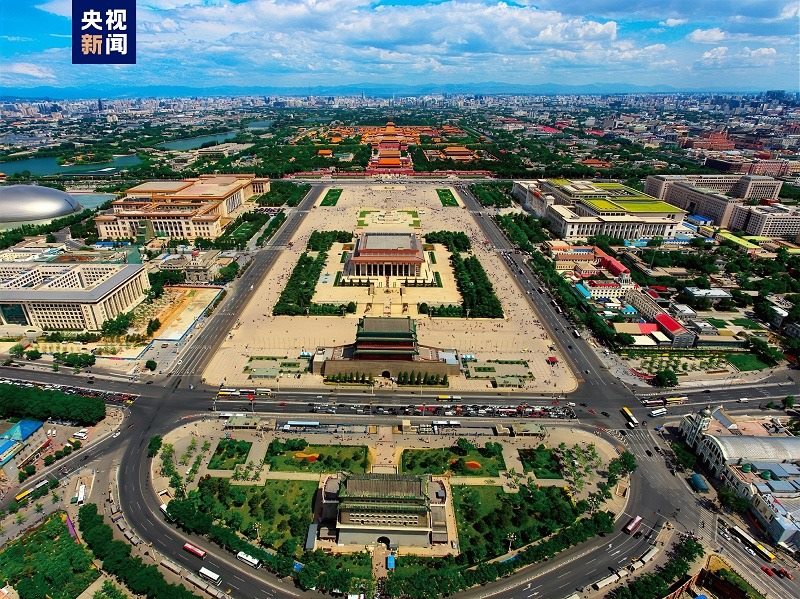 △全長7.8公里的北京中軸線上，分布有鐘鼓樓、景山、故宮等15處遺產(chǎn)構(gòu)成要素。