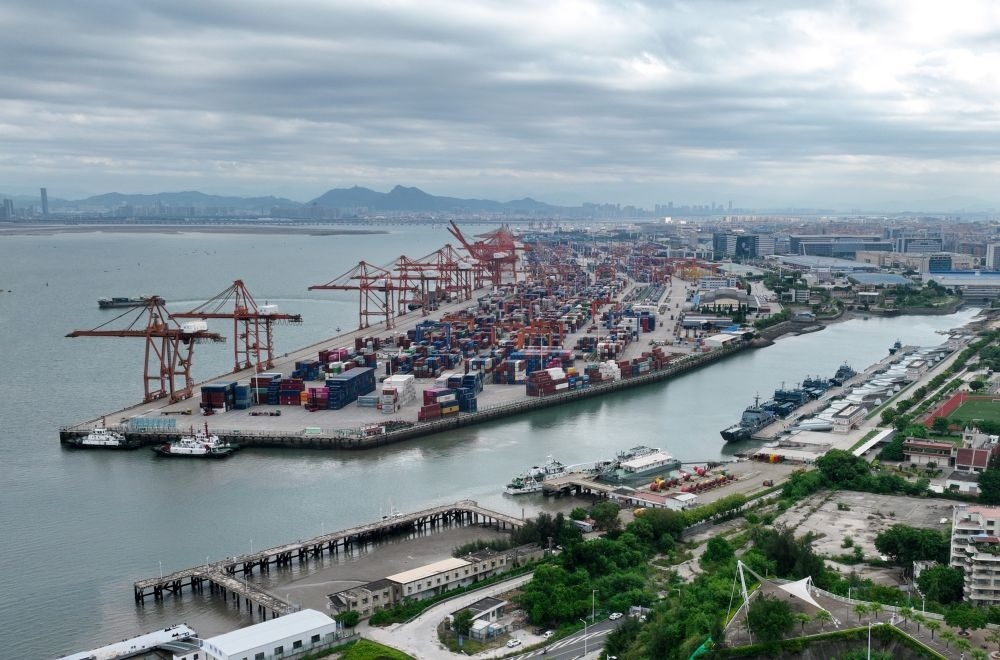 這是中國（福建）自由貿(mào)易試驗區(qū)廈門片區(qū)內(nèi)的廈門海天碼頭（2024年9月4日攝）。