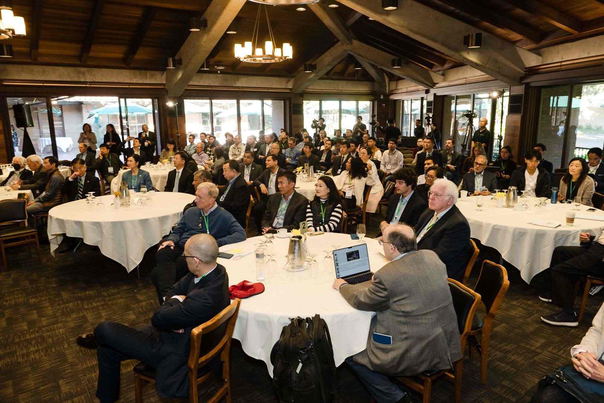 峰會現(xiàn)場。馮超攝