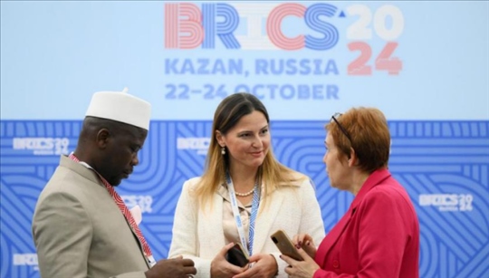 金磚國(guó)家領(lǐng)導(dǎo)人第十六次會(huì)晤期間，新聞?dòng)浾咴趪?guó)際新聞中心工作