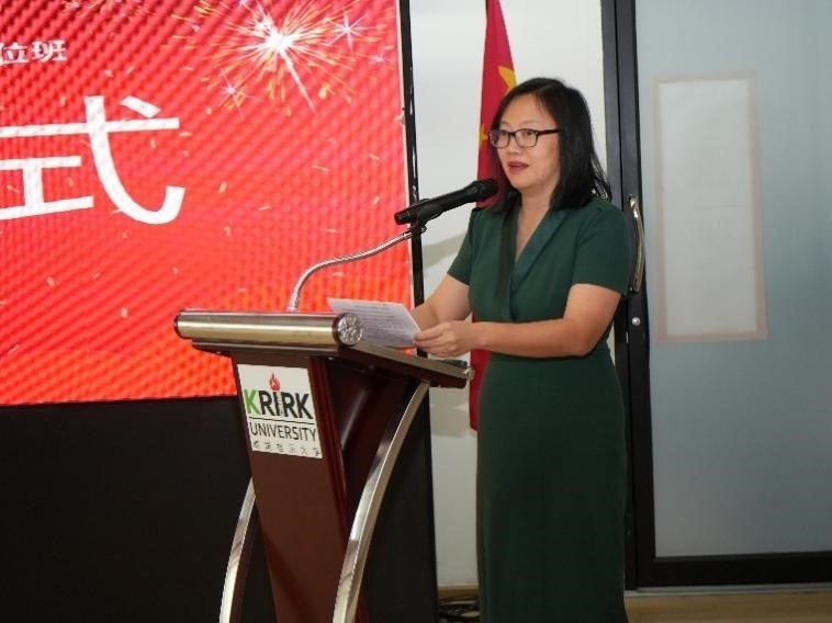 泰國(guó)華文教師公會(huì)主席羅鐵英致辭。主辦方供圖