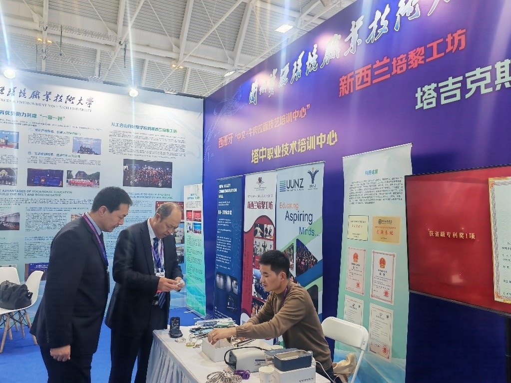 展臺(tái)現(xiàn)場(chǎng)。蘭州資源環(huán)境職業(yè)技術(shù)大學(xué)供圖