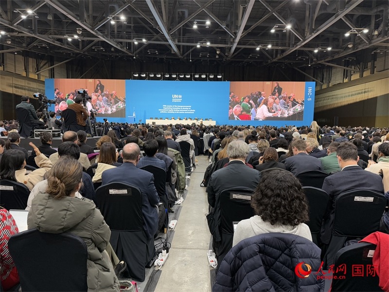 圖為塑料污染政府間談判委員會(huì)第五次會(huì)議現(xiàn)場(chǎng)。人民網(wǎng)記者 莽九晨攝