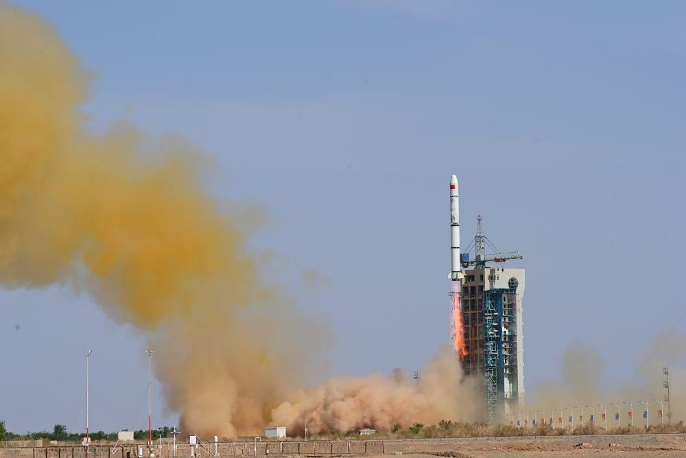 △2023年5月21日16時，我國在酒泉衛(wèi)星發(fā)射中心采用長征二號丙運載火箭，成功發(fā)射首顆內地與澳門合作研制的空間科學衛(wèi)星“澳門科學一號”。