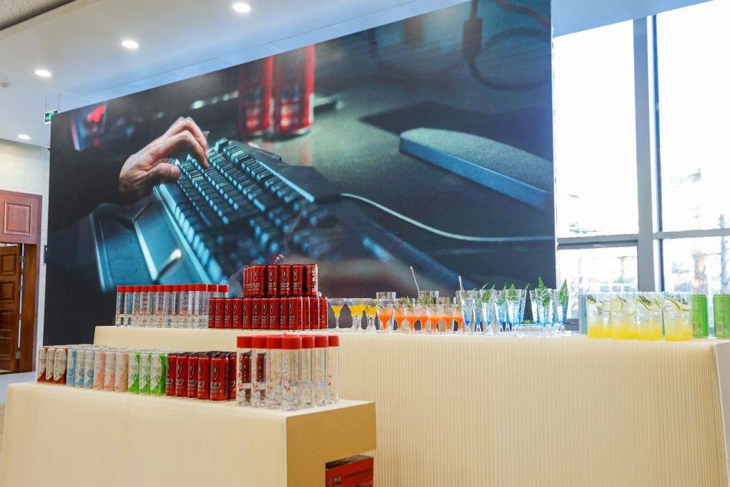 展區(qū)里的特調(diào)飲品區(qū)域。王佳雨攝