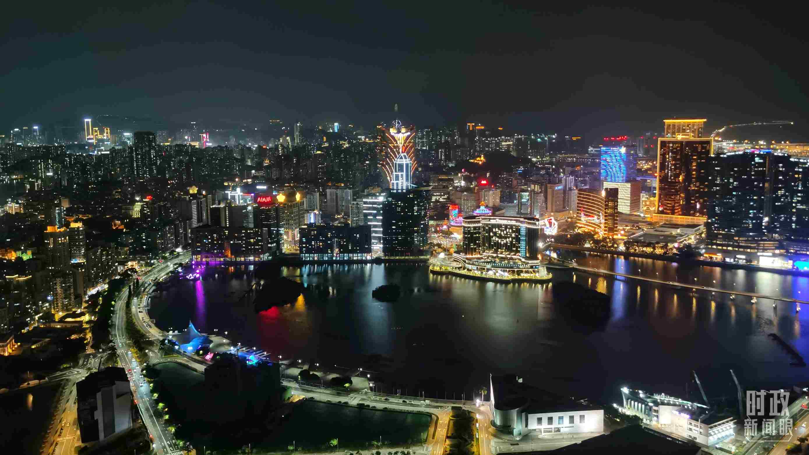 △澳門夜景。（總臺(tái)央視記者曹亞星拍攝）