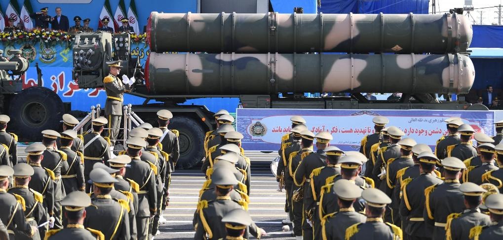 這是2024年9月21日在伊朗首都德黑蘭拍攝的閱兵式現(xiàn)場(chǎng)。新華社記者沙達(dá)提攝