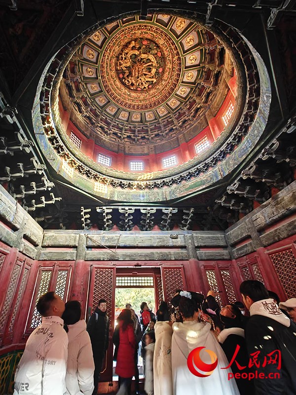 2025年1月，游客正在故宮博物院參觀。人民網(wǎng)記者 韋衍行攝