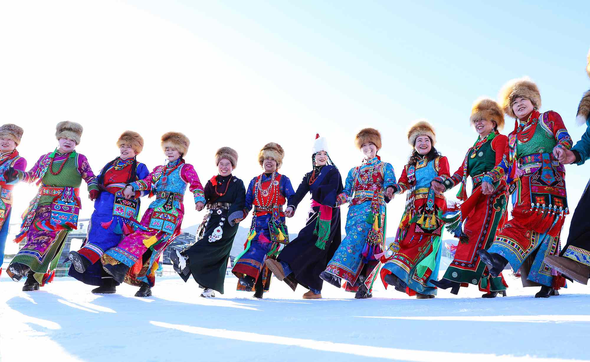 甘肅張掖，雪地千人鍋莊舞表演