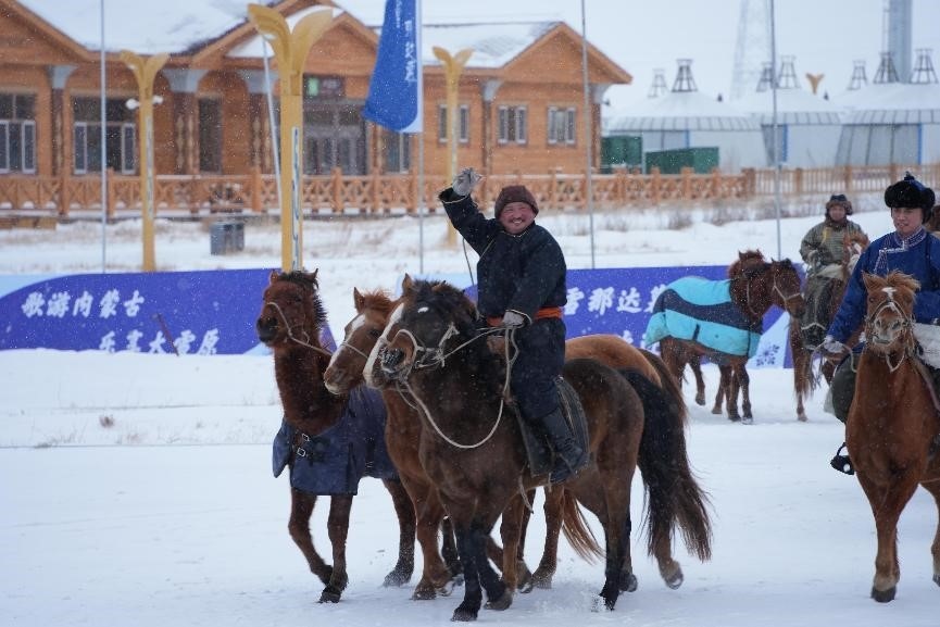呼倫貝爾冰雪那達慕。人民網(wǎng)記者 趙夢月攝