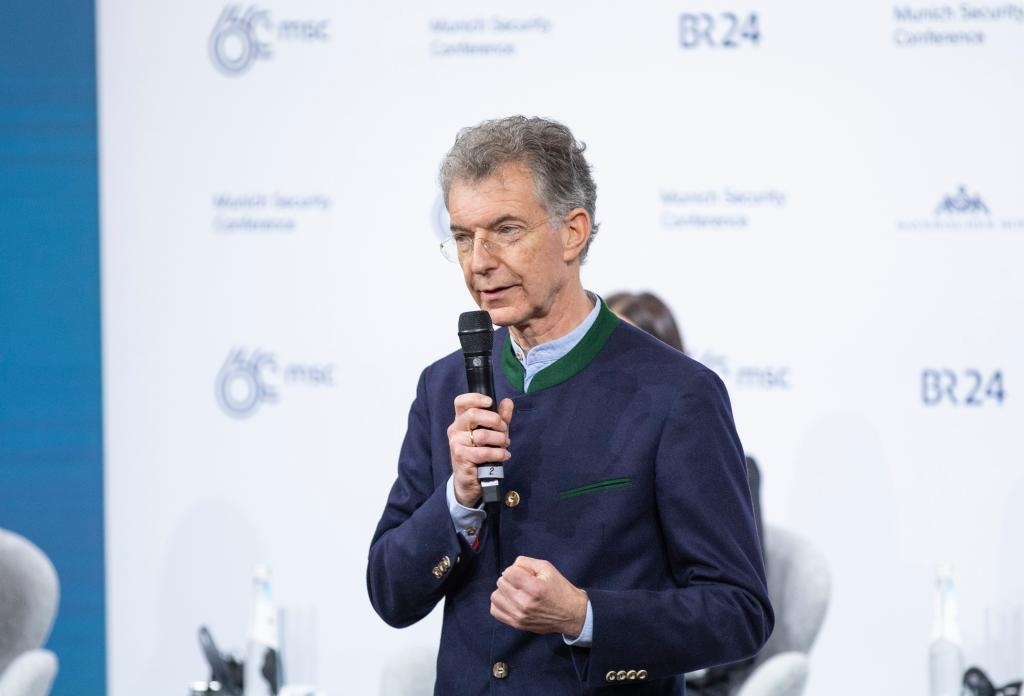 2024年2月18日，慕安會主席克里斯托夫·霍伊斯根在德國慕尼黑舉行的第60屆慕尼黑安全會議上發(fā)表閉幕致辭。新華社記者 張帆 攝