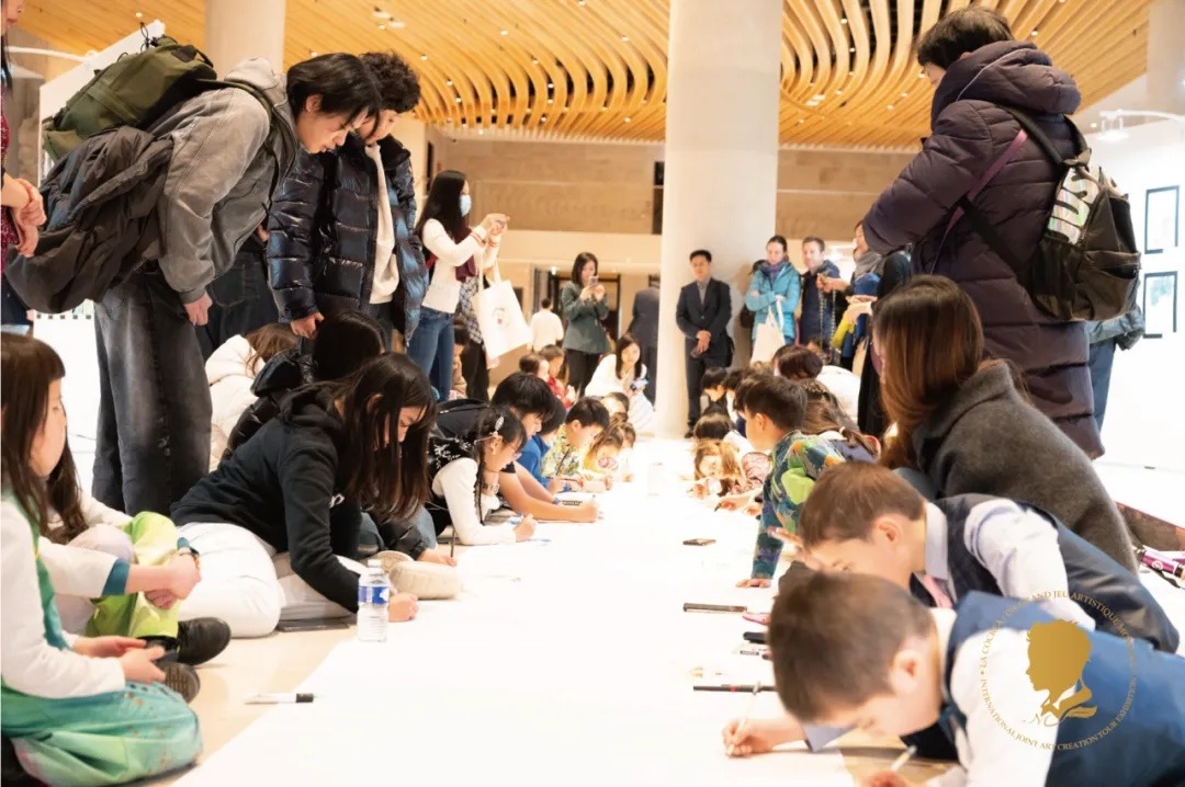 第三屆國際藝術(shù)聯(lián)創(chuàng)聯(lián)展盛大開幕。法中交流促進(jìn)會供圖