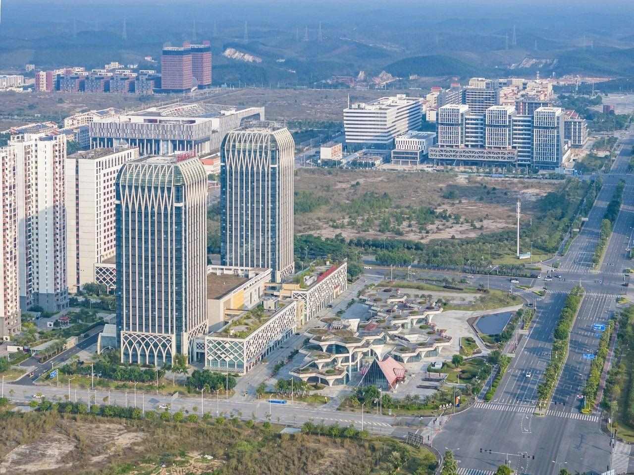 2023年11月，廣西欽州，航拍中國(guó)—馬來西亞欽州產(chǎn)業(yè)園區(qū)。