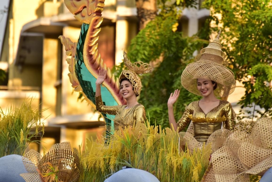 “祝福之河”花車以神龍形象象征水的神圣與豐饒，寓意祈福納祥。泰國國家旅游局供圖