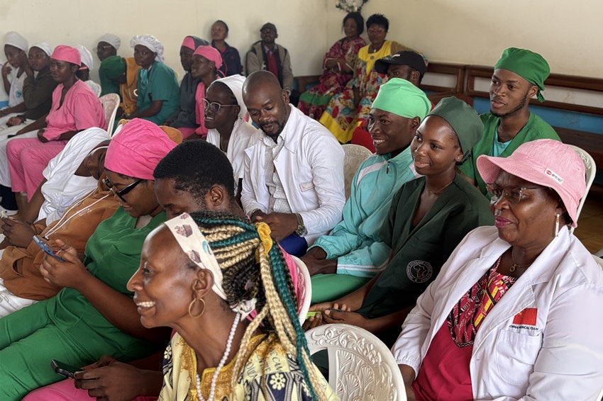 【2】圖為活動(dòng)現(xiàn)場(chǎng)。中國（山西）第24批援喀麥隆姆巴爾馬尤醫(yī)療隊(duì) 供圖