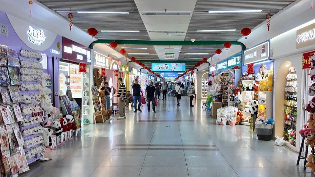 4月30日，義烏國際商貿(mào)城一區(qū)現(xiàn)場。人民網(wǎng)記者 王仁宏攝