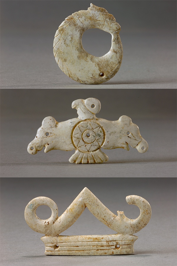 玉龍（上）、玉鷹（中）和玉冠飾（下）。國(guó)家文物局供圖