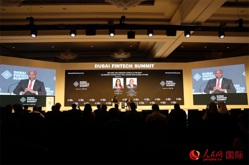 2025迪拜金融科技峰會(huì)期間舉行的對(duì)話活動(dòng)。人民網(wǎng)記者 張志文攝