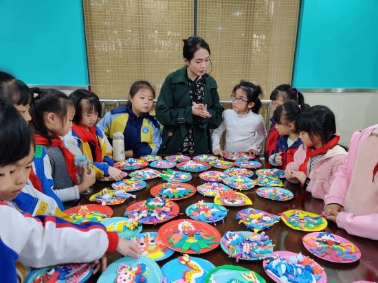 師生互動(dòng)課堂。