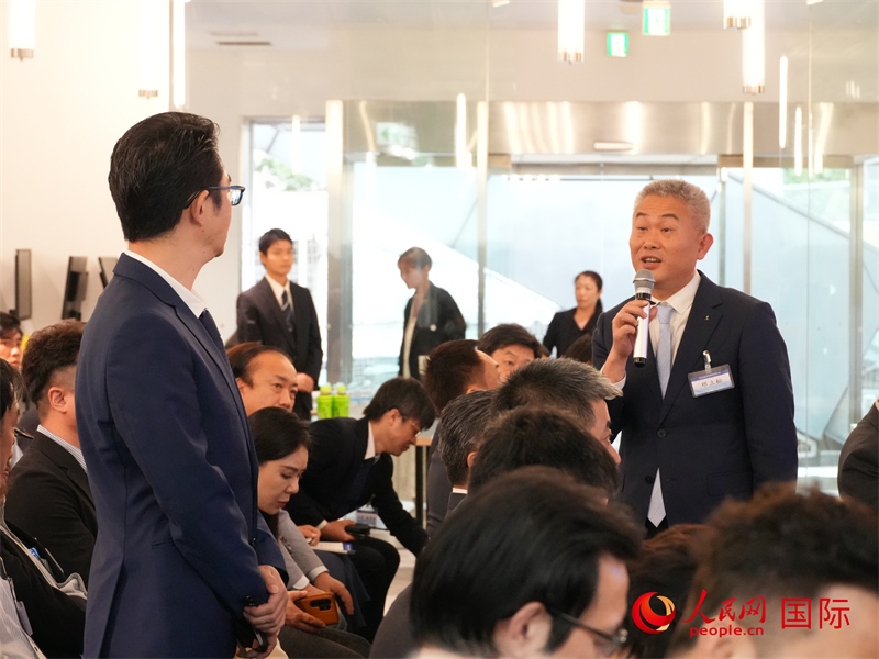 參會企業(yè)與海南代表團(tuán)積極交流。