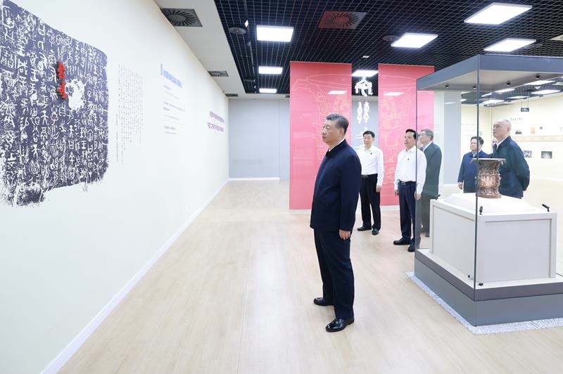 △2024年9月10日，習(xí)近平總書記來(lái)到陜西寶雞市參觀寶雞青銅器博物院。