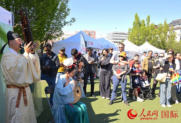 明月民樂(lè)工坊展示。人民網(wǎng)記者 殷淼攝